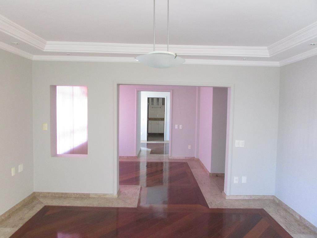 Apartamento à venda no Centro: Apartamento à venda, Centro - Divinópolis/MG